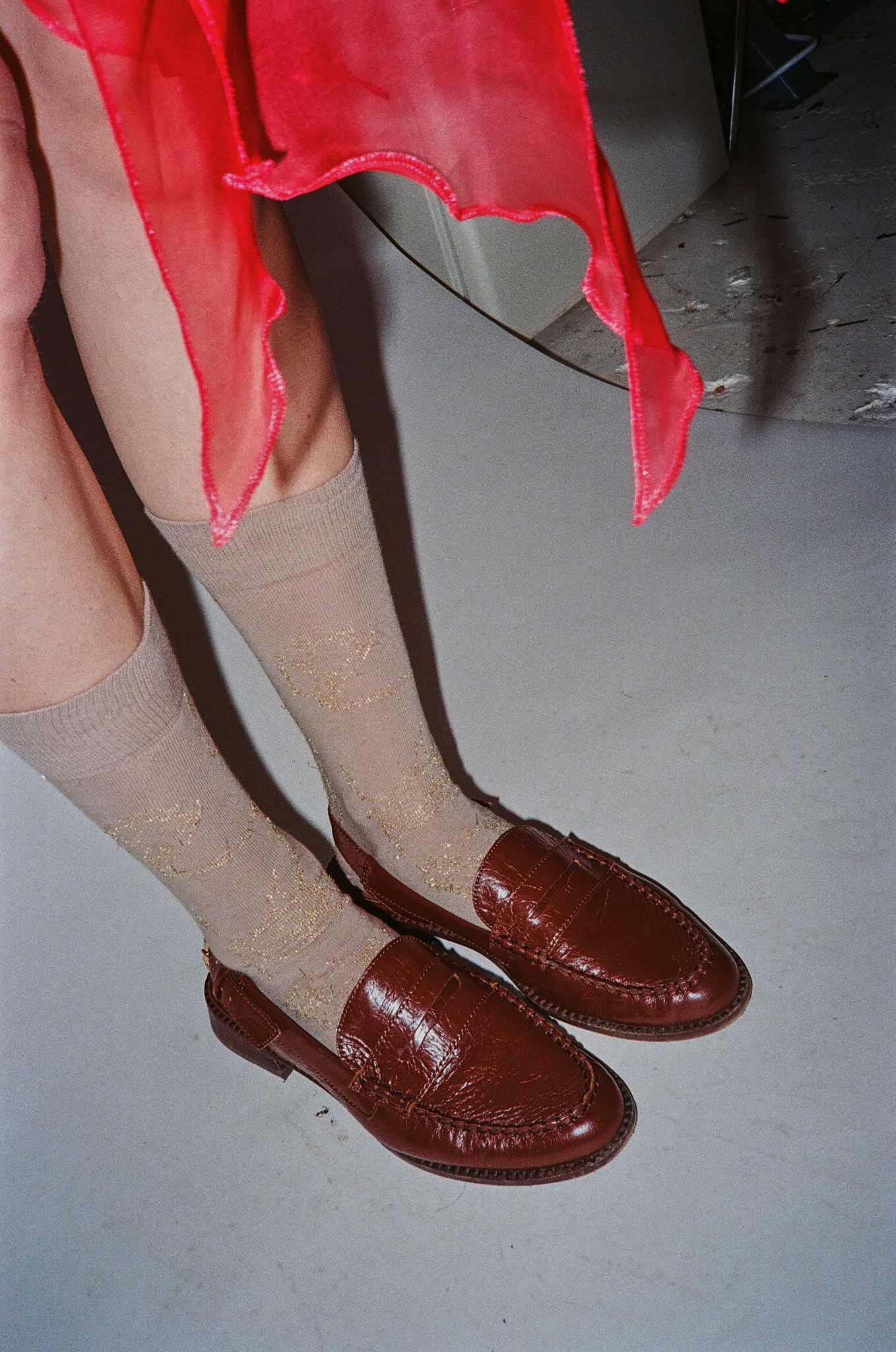 Rose Metallic Gold Socks – Jasmine Chong
