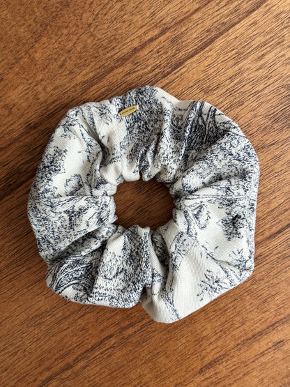 Forgotten Island Scrunchie (for Celestia)