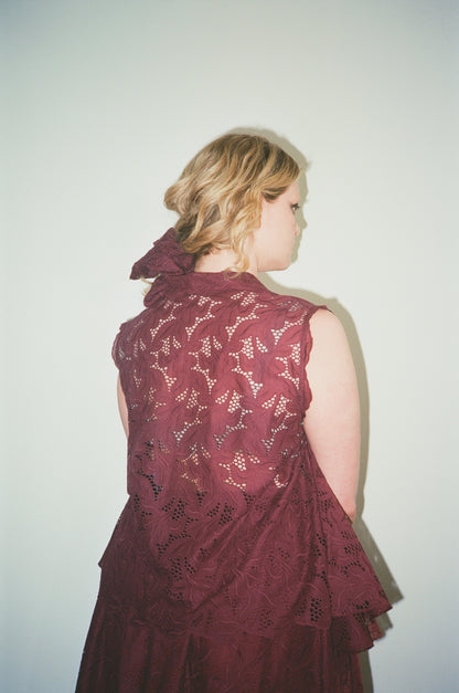 Sleeveless Amy Shirt in Freesia Broderie Anglaise