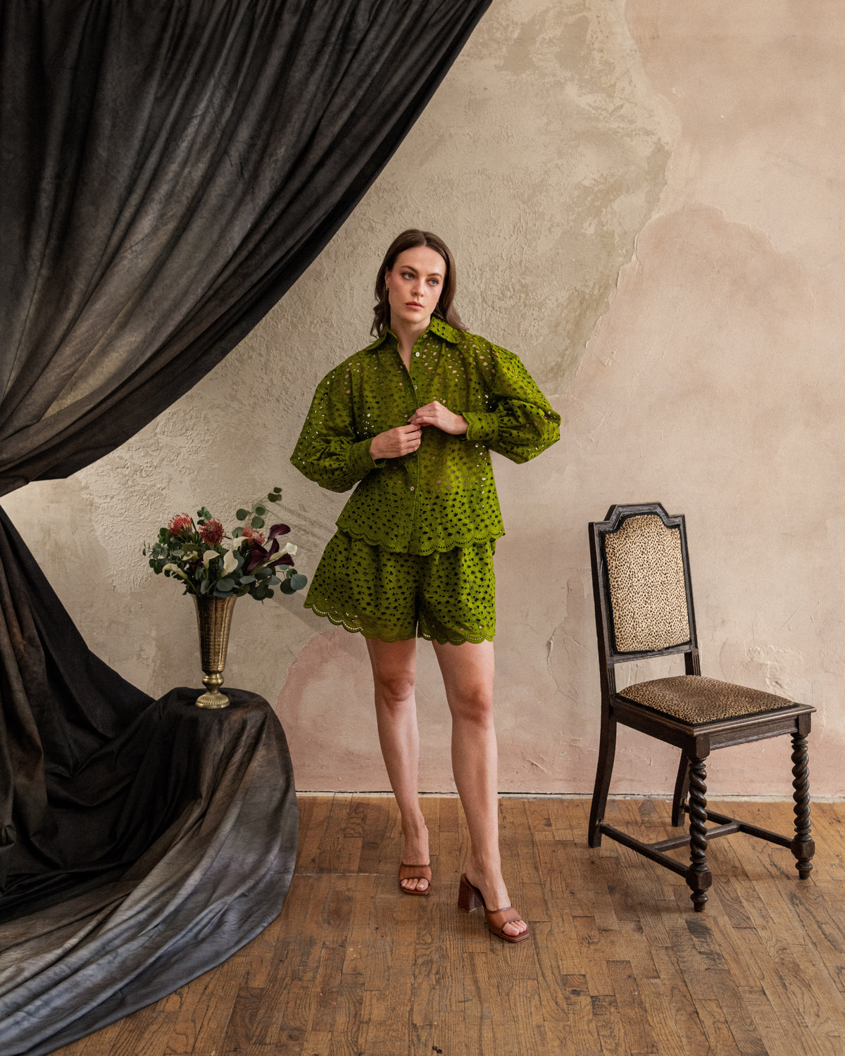 Amine Shorts in Fern Broderie